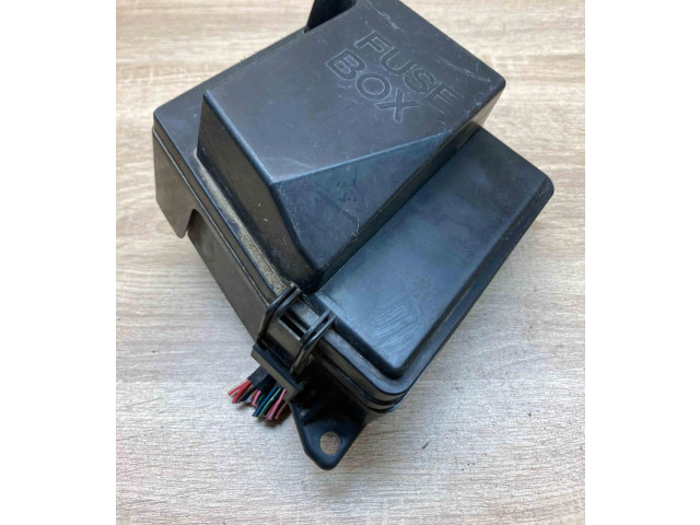 Блок предохранителей 379E08, 339E13 Mazda 323