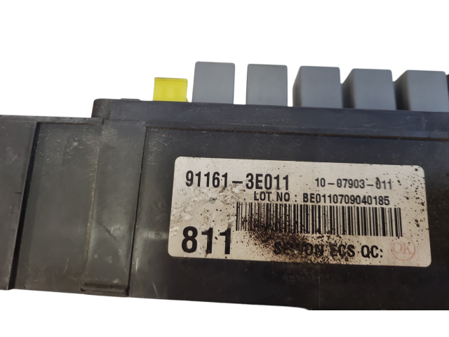 Блок предохранителей 911613E011 KIA Sorento