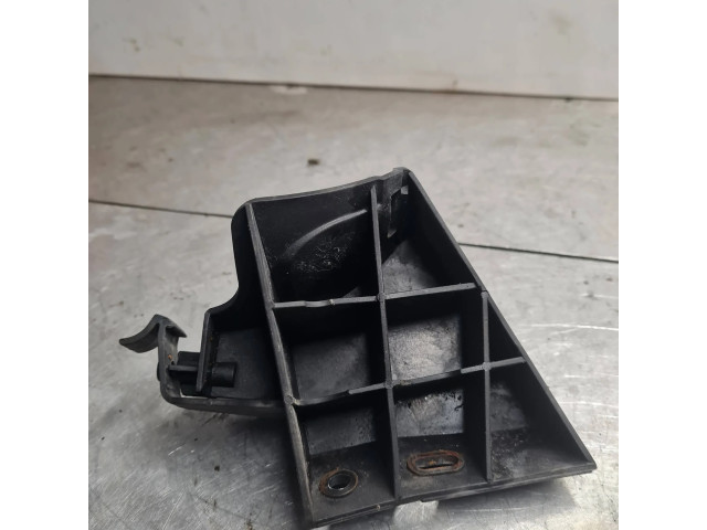 Другая деталь отсека двигателя