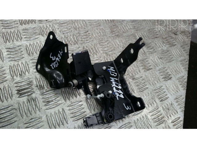 Замок опоры спинки сиденья