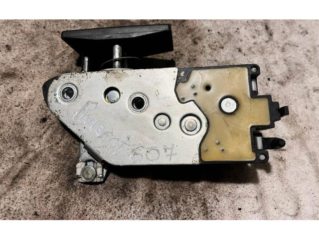 Zámek zadních dveří Peugeot 607 2000