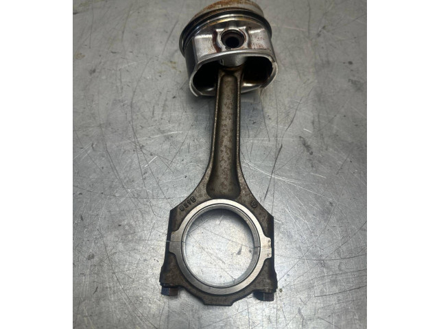 Поршень с шатуном AAA 021e Volkswagen Golf III