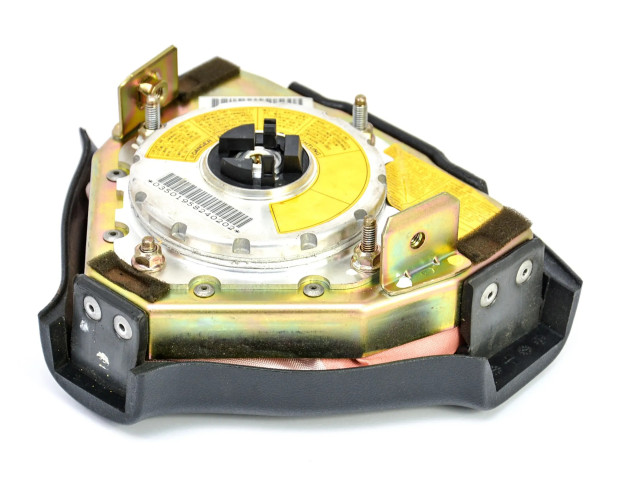 Подушка безопасности водителя AS5Z12005015 Mitsubishi FTO