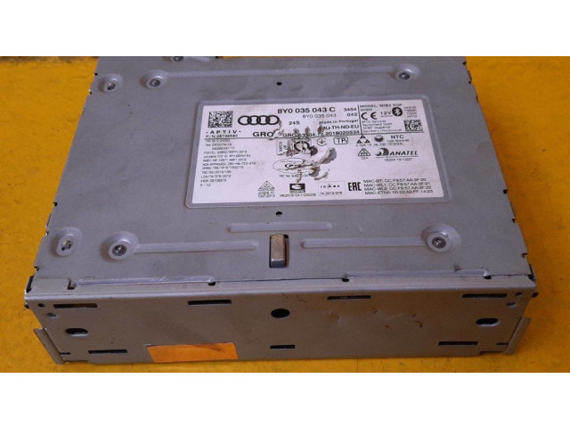 Радио/ проигрыватель CD/DVD / навигация