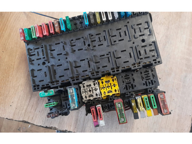 Pojistková skříňka 7M0937025D Seat Alhambra (Mk1) 1998