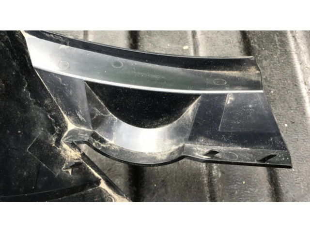 Отделка (ленточка) заднего фонаря