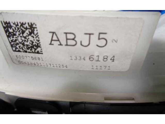 Панель приборов 13346184 Opel Meriva B