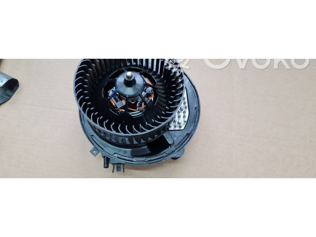 Вентилятор печки 5Q1819021H, M035981W Audi Q3 F3