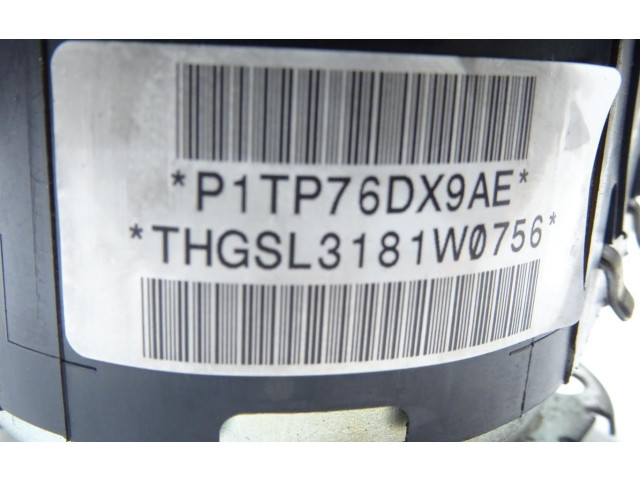 Подушка безопасности водителя K1TP76DX9AE Fiat Freemont