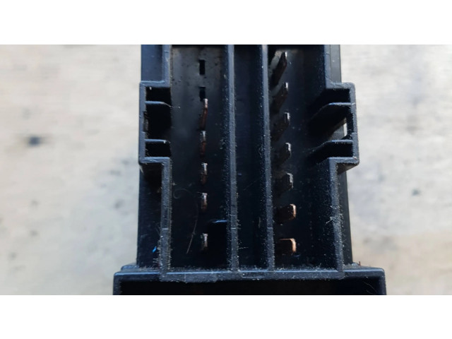 Мултифункционный включатель управления / ручка