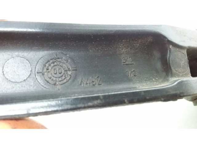 Ножка стеклоочистителей лобового стекла