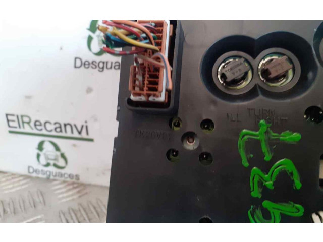 Přístrojová deska Nissan Almera Tino 2003