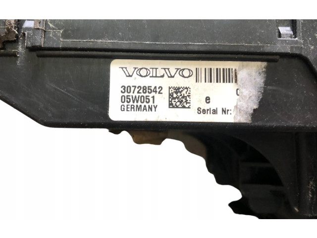 Блок предохранителей 30728542, 30728542 Volvo S80