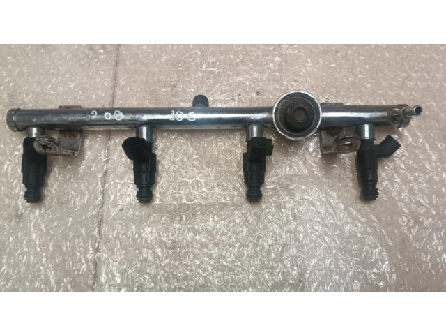 Топливная рампа 04669772   Chrysler Stratus 2.0  для двигателя ECB