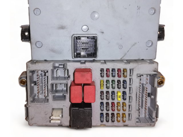 Блок предохранителей 51718916, 501862100034   Fiat Idea    