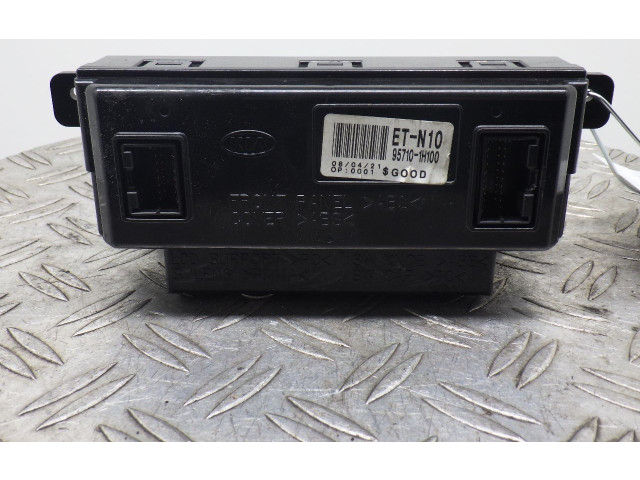 Дисплей 957101H100 KIA Ceed