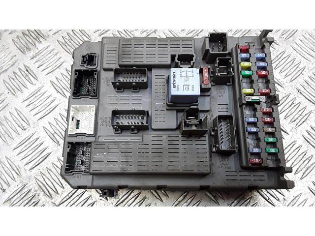 Блок предохранителей 1499704080 Citroen C8