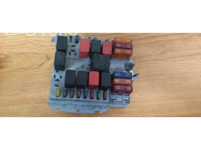 Блок предохранителей 0046802042 Alfa Romeo 166