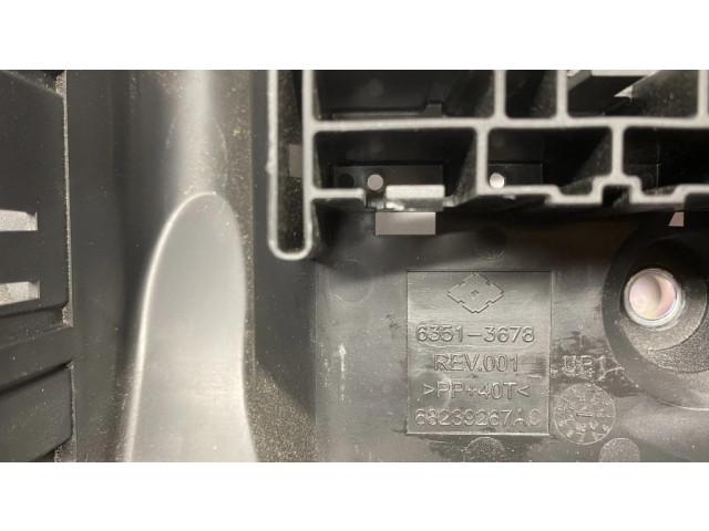 Pojistková skříňka 68239267 Chrysler Pacifica 2017