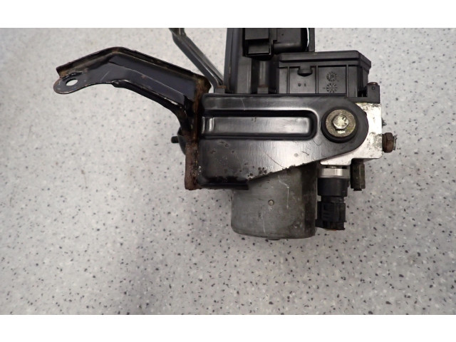 Блок АБС    Toyota  Corolla Verso AR10  2004 - 2009 года