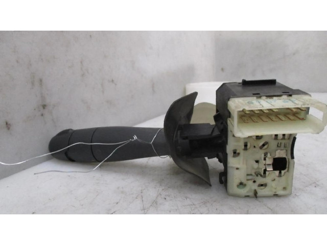 Ручка стеклоочистителей 7701051760 Renault Clio II