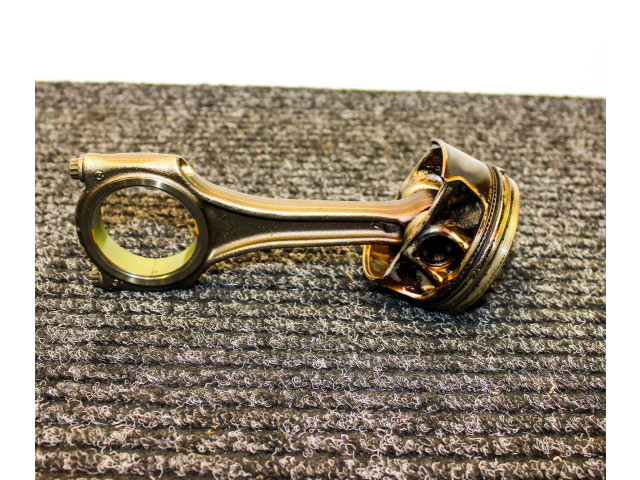 Píst 06M100C Audi Q5 SQ5 CWGD