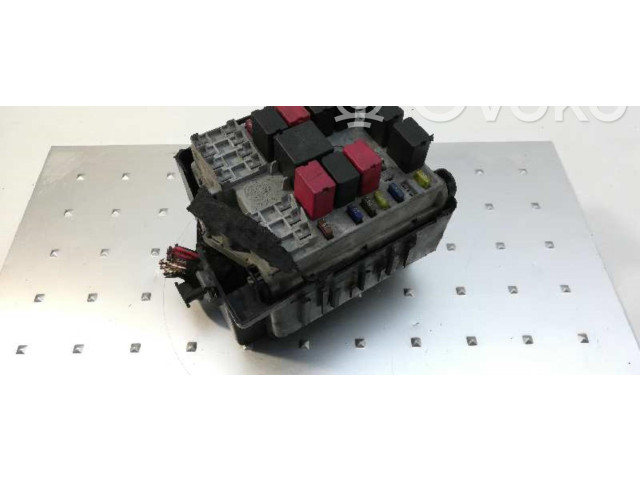 Блок предохранителей 51742420   Alfa Romeo GT       