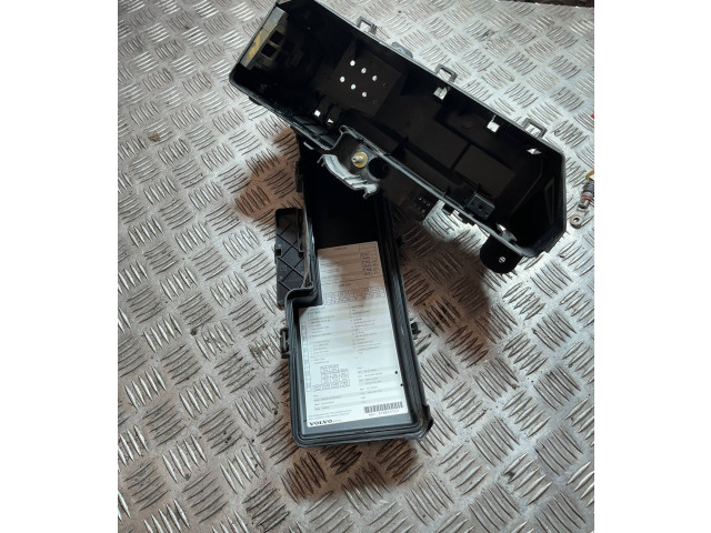 Блок предохранителей 9494210 Volvo S80