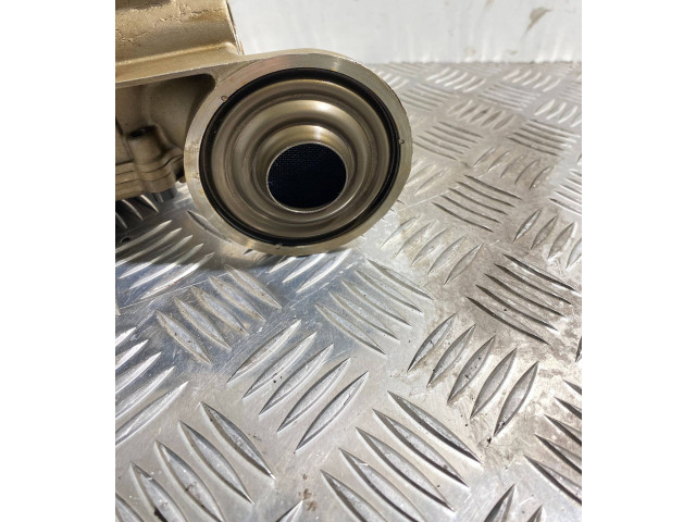 Масляный насос  AUK 06E115105G  Audi A6 S6 C6 4F 