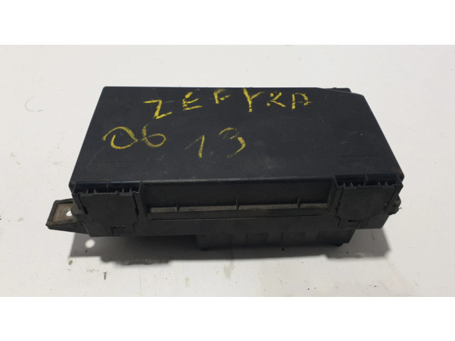   Pojistková skříňka 1534937, 743381   Opel Zafira B 2006