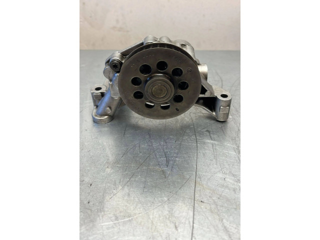 Масляный насос   03l115105b  Volkswagen Caddy 