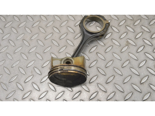 Píst 53236 Mercedes-Benz E W211 M 272.943