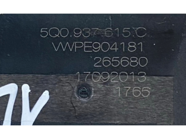 Блок предохранителей 5Q0937615C   Skoda Octavia Mk3 (5E)    