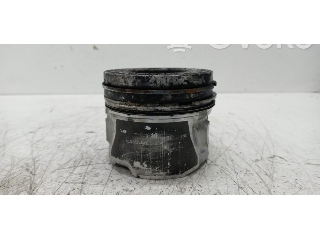 Píst 2341027940 Hyundai Santa Fe