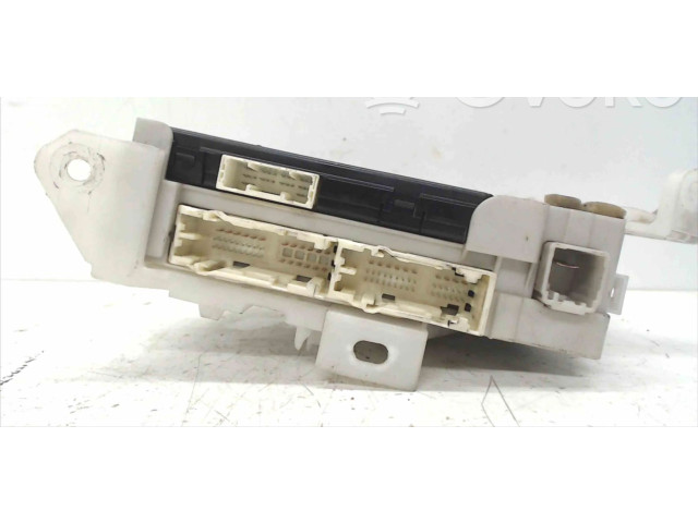 Pojistková skříňka 8922147110 Toyota Prius (XW30) 2011