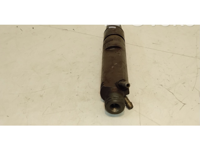 Топливная рампа 028130201G   Volkswagen Golf III  