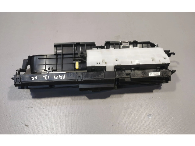 Přístrojová deska Toyota Prius (XW30) 2014 8380047B10