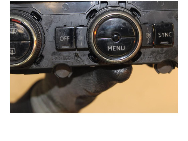 Блок управления климат-контролем 5E0907044AP Skoda Octavia Mk3 (5E)