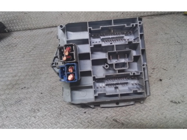 Блок предохранителей 51742420   Alfa Romeo GT    