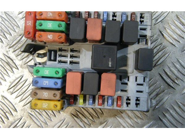 Блок предохранителей  51815360, 51815360   Fiat Linea    