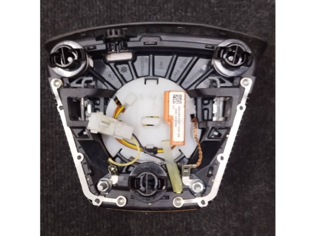 Подушка безопасности водителя P30721915, 31370550   Volvo V70