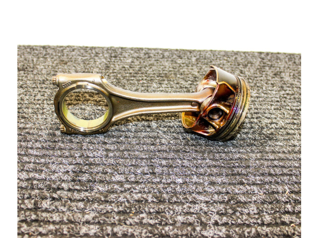 Píst 06M100C Audi Q5 SQ5 CWGD