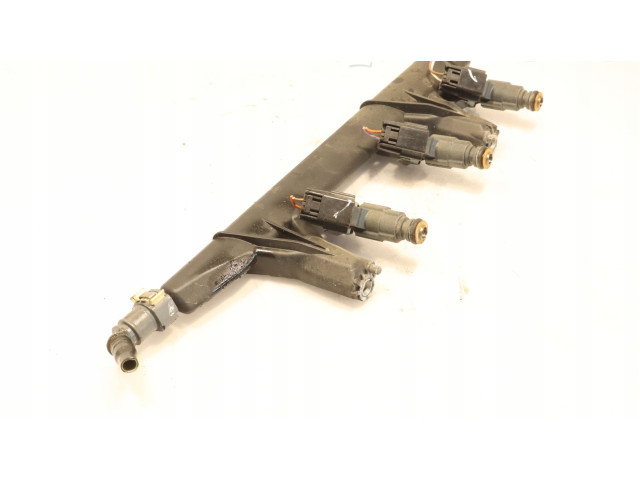 Vstřikovací lišta    Peugeot 301     