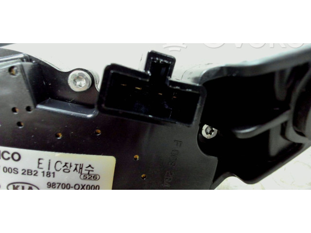 Двигатель стеклоочистителя заднего стекла