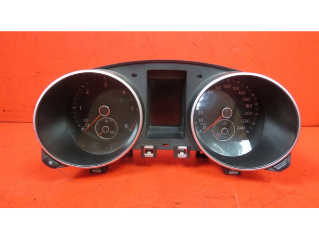 Панель приборов 5K0920862A   Volkswagen Golf VI       