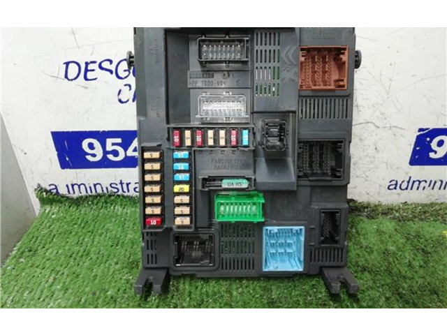 Блок предохранителей  BSIN03, 9819850080   Peugeot 2008 I    