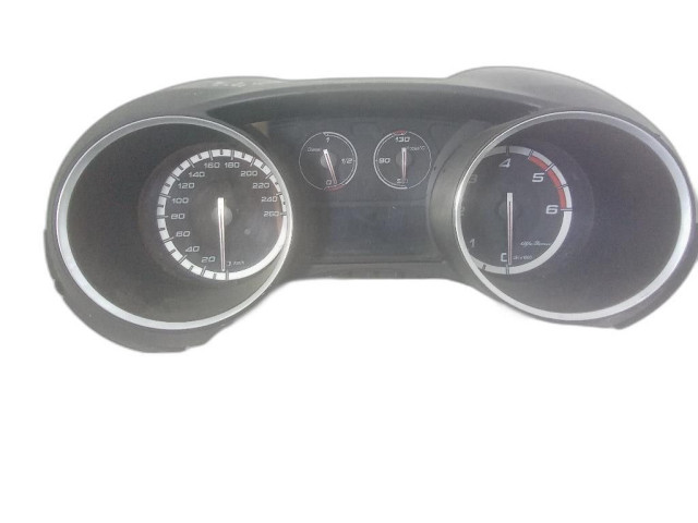 Панель приборов 50521957, 50516478 Alfa Romeo Giulietta