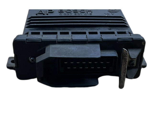 Řídící jednotka 0227921015 Opel Rekord E2 1985