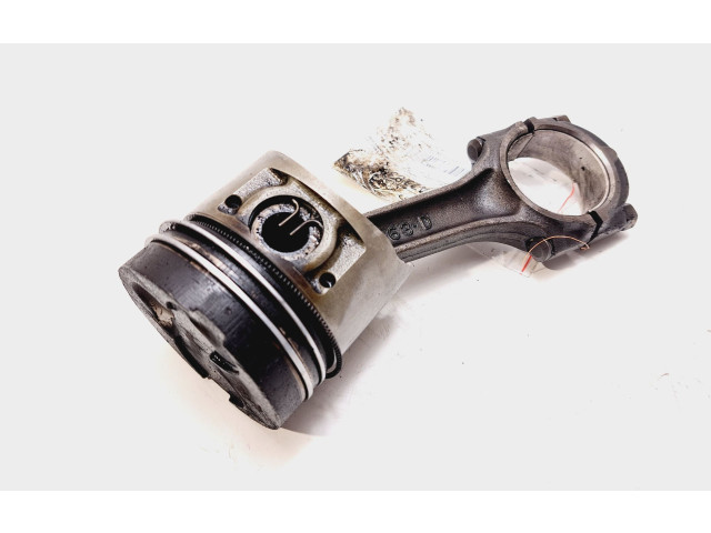 Píst Mitsubishi Pajero