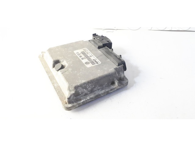 Блок управления двигателя 0261206144, 06A906018DJ   Skoda Octavia Mk1 (1U)